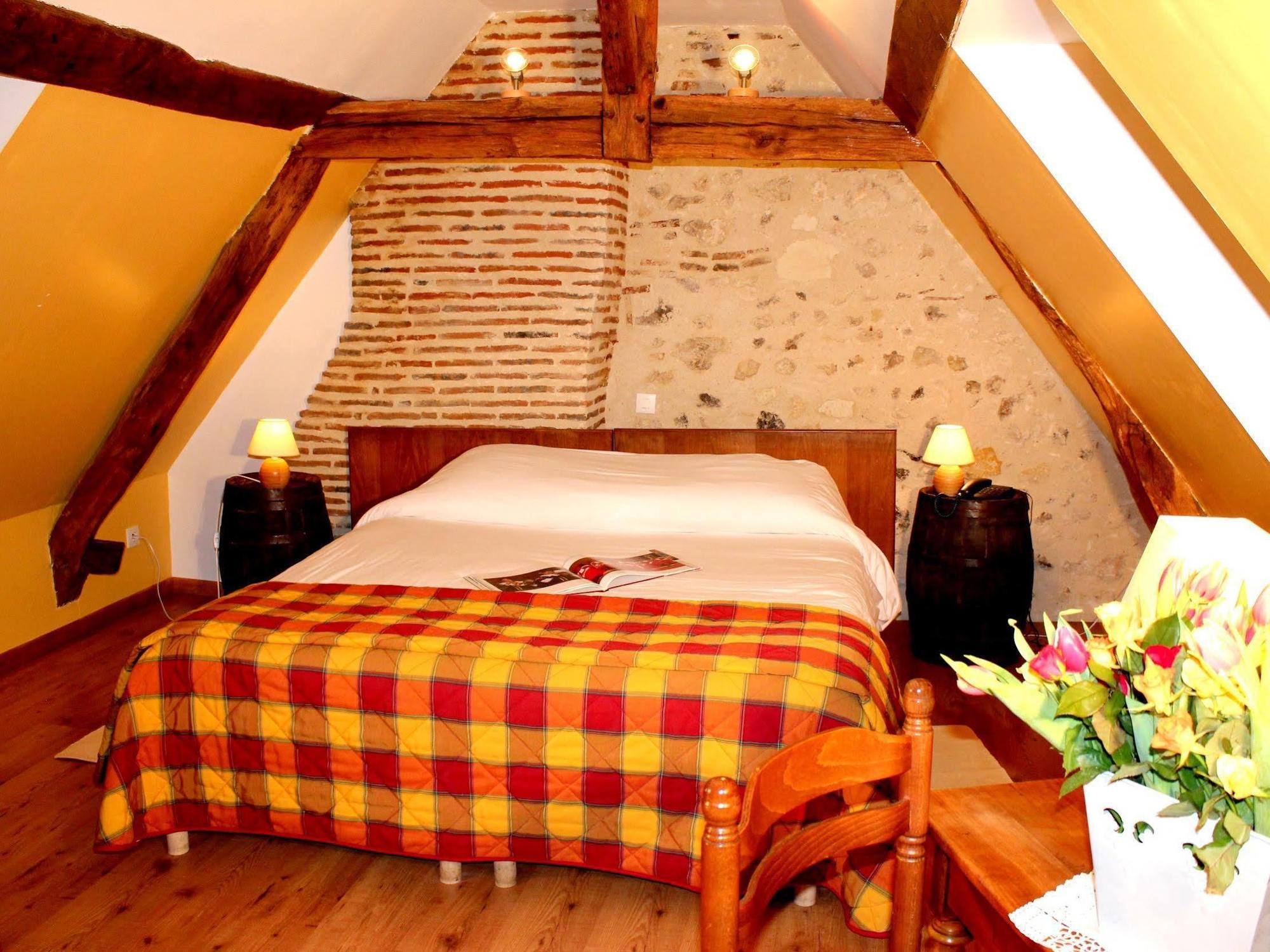 Logis Auberge Le Colombien - Hotel Et Restaurant Villandry Eksteriør billede