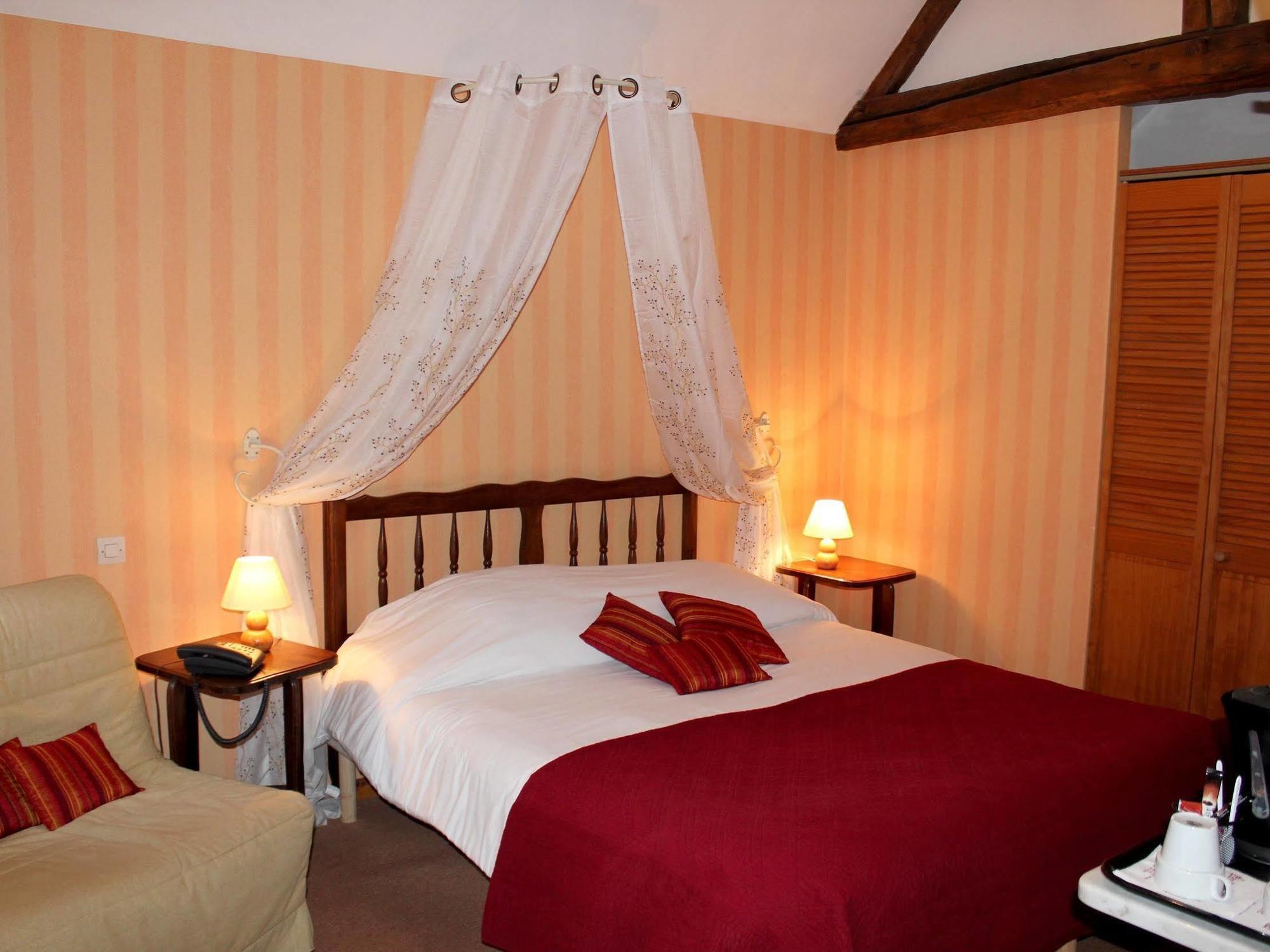 Logis Auberge Le Colombien - Hotel Et Restaurant Villandry Eksteriør billede