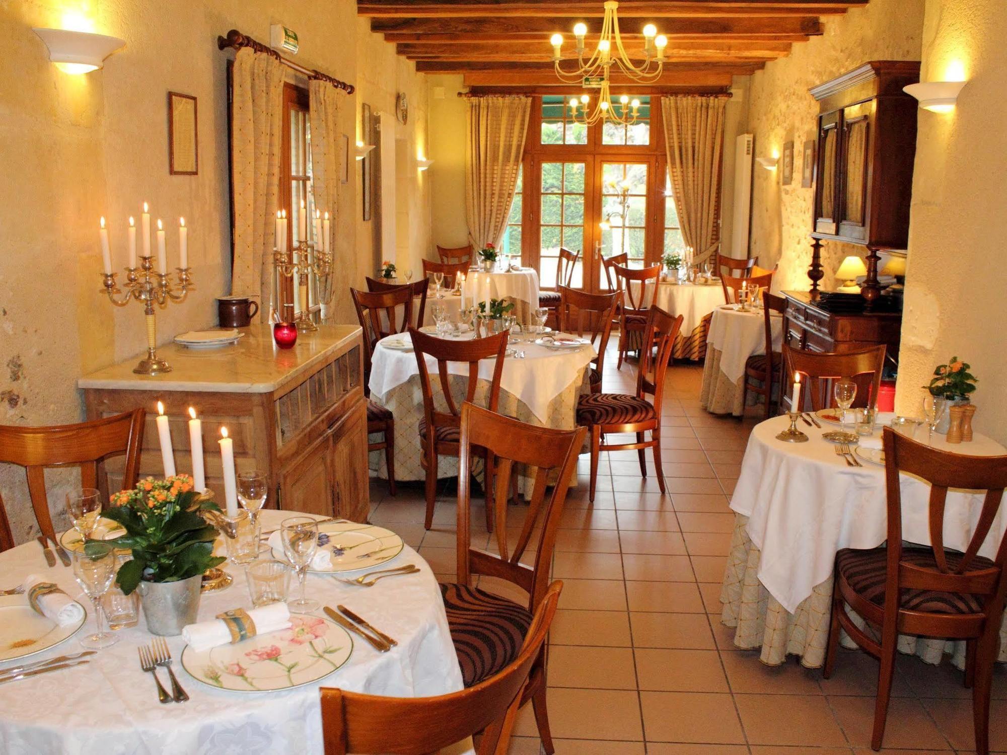Logis Auberge Le Colombien - Hotel Et Restaurant Villandry Eksteriør billede