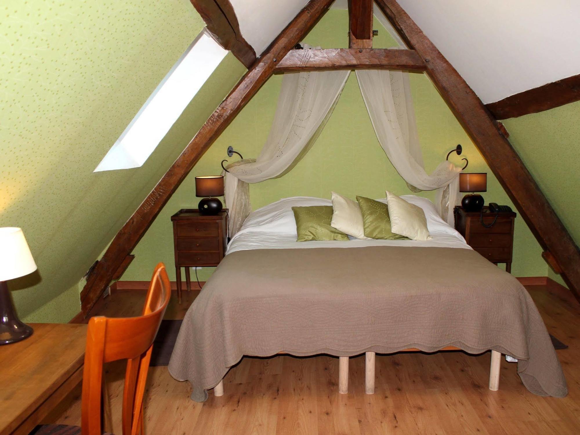 Logis Auberge Le Colombien - Hotel Et Restaurant Villandry Eksteriør billede